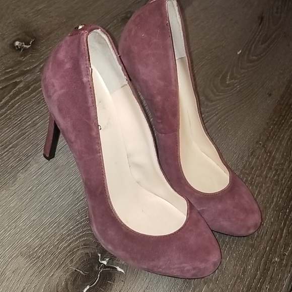 GUESS Heels - Picture 2 of 4